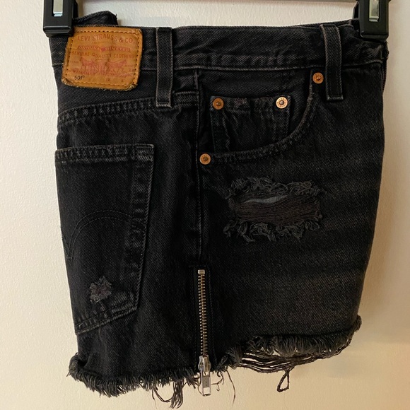 Levi's Pants - Quality Premium Levi’s denim shorts.